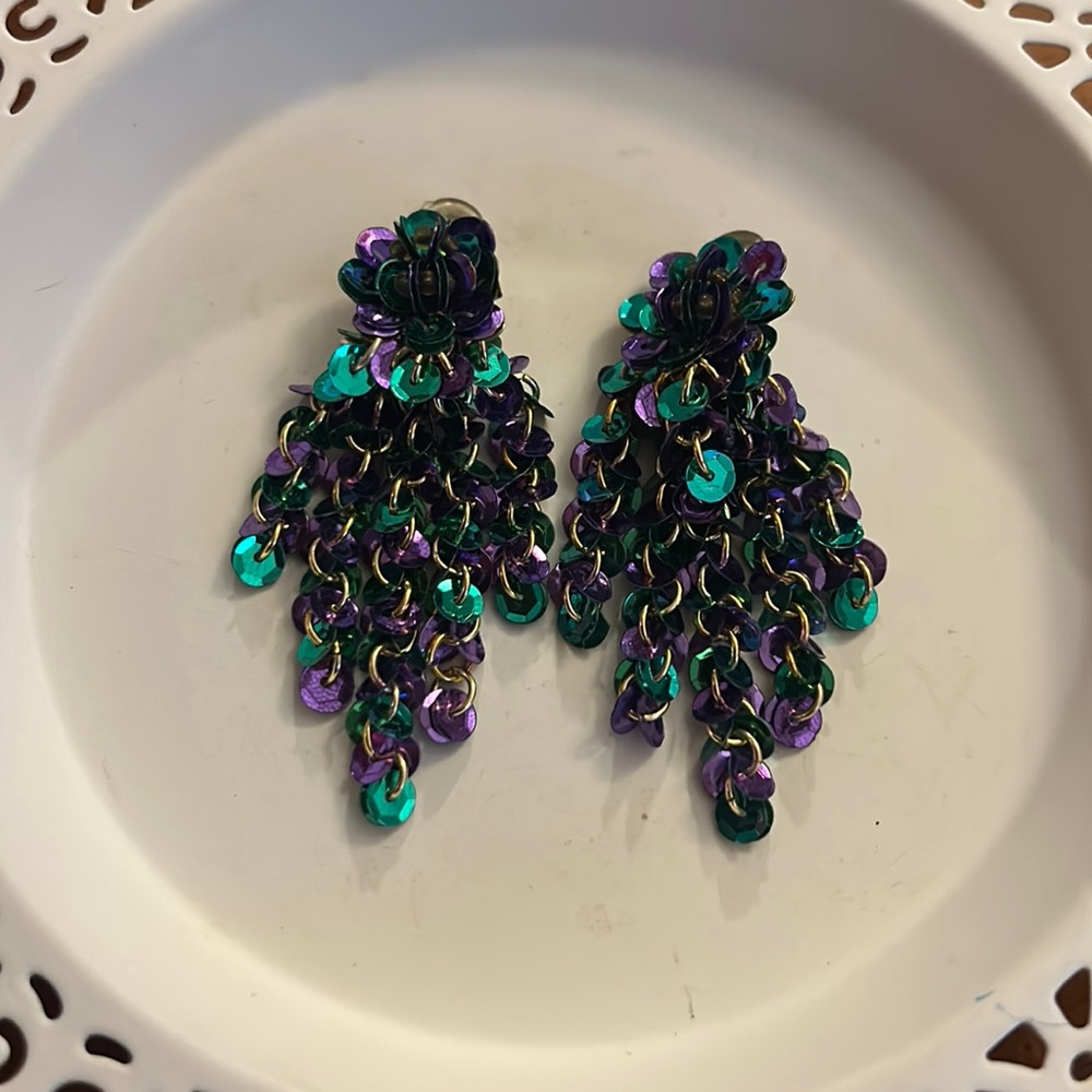 Vintage Lightweight Sequin Dangle Clip On Earrings